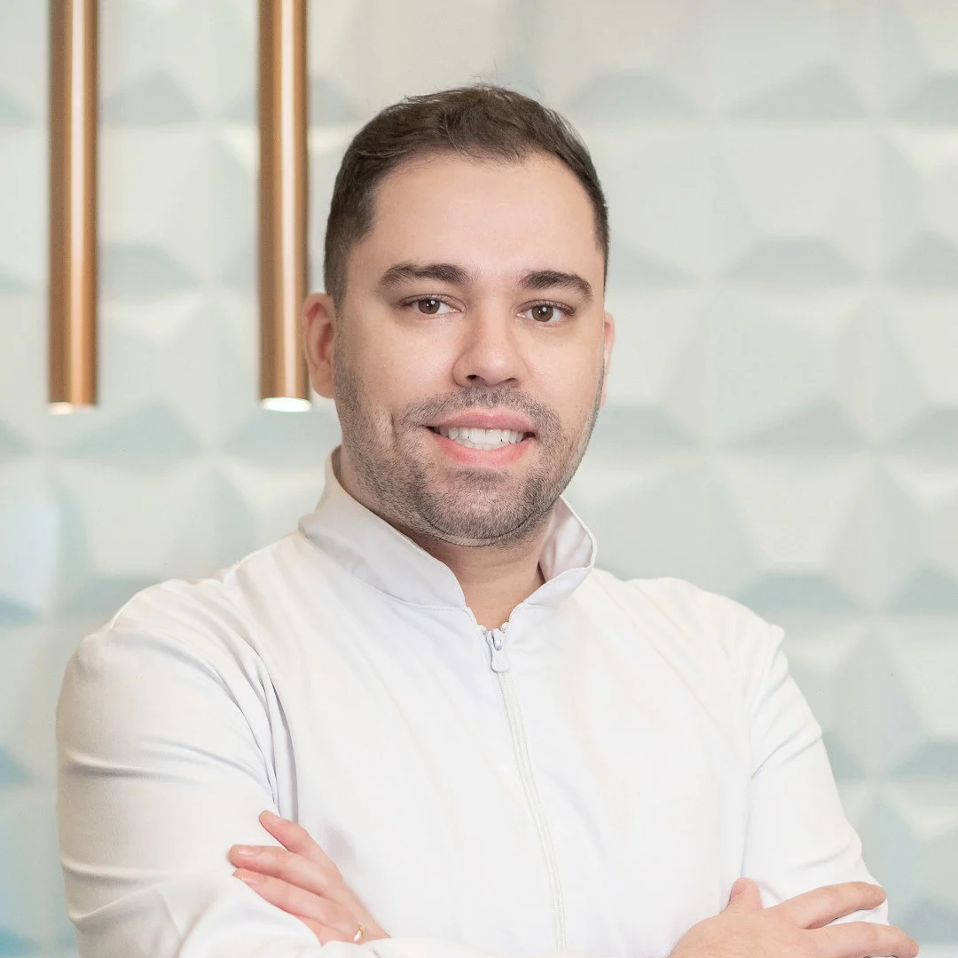 Dr. André Favoreto